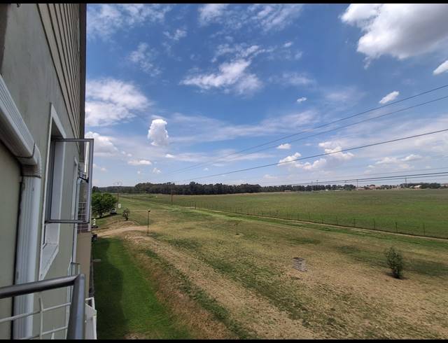 2 BEDROOM FLAT FOR SALE IN RIVERSPRAY LIFESTYLE ESTATE